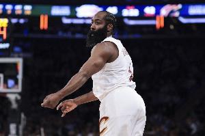 NBA精彩瞬间来袭？埃奇库姆谈防守莫兰特失40分及被哈登骗犯规