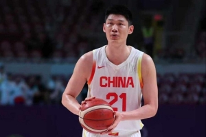 杨毅强调:落后15分末节应破釜沉舟,抓住机会果断投篮,保持连续三分球投射