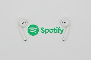 每体：Spotify与巴萨合作显著影响股价，涨幅达6倍以上