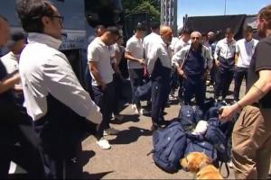 遭质疑双标:乌兹别克斯坦入境美境后遭遇严密搜查,包括动用缉毒犬