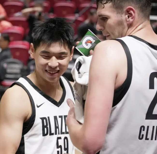 实时尼克斯对阵马刺赛事直播
