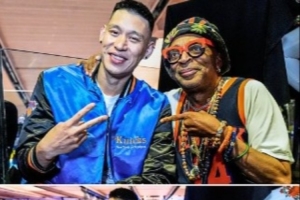 麦迪逊广场花园星光熠熠！林书豪与斯派克·李同框合影，并交换球衣