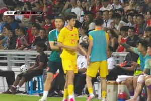 朱鹏宇第62分钟替补出场完成国足首秀，第82分钟被武磊替换下场