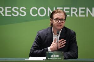 记者称：中超已有至少6家俱乐部设立体育总监职位，这标志着发展的一大进步