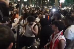 篮球暴徒事件！官方公布：G3赛事派对中21人被捕，5名警察受伤