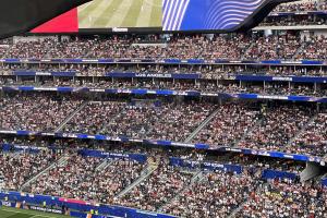 FIFA发布数据:前六场赛事观众数略少于球场总容量,存在大量空位