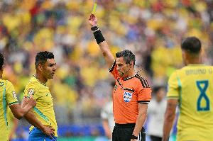 巴西1-0日本落后！记者指出：卡塞米罗确实老了，曼联放他离开是正确的