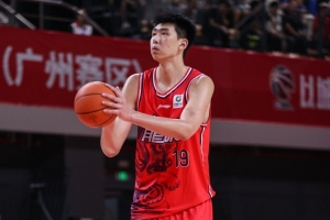 徐昕表现有限，全场仅得5分3篮板1抢断，投中2球并完成一次扣篮