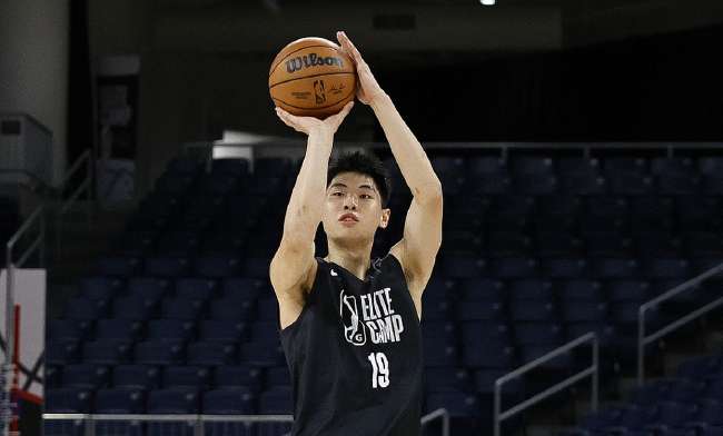 今天尼克斯vs马刺在线观看