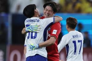 德国天空记者报道：多特蒙德队签下18岁日本球员山本天翔，租借合同包含买断条款
