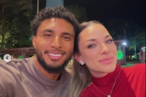 埃德松将加盟曼联并踢世界杯，妻子晒合照庆祝：恭喜你，亲爱的