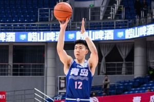 青岛队记：新赛季备战中青岛仅7人参与，段昂君在外特训