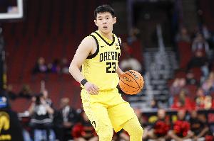 媒体人：后防线如此薄弱，郭士强难道还不考虑召回林葳吗？