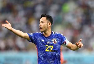 日媒报道：前日本队队长吉田麻将作为“支援球员”加入日本队