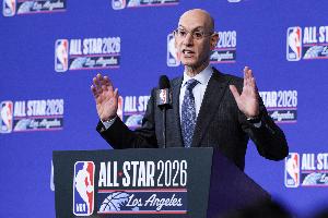 萧华表示：NBA将重新审视夏联假摔判罚规则，分析超1000回合回放内容